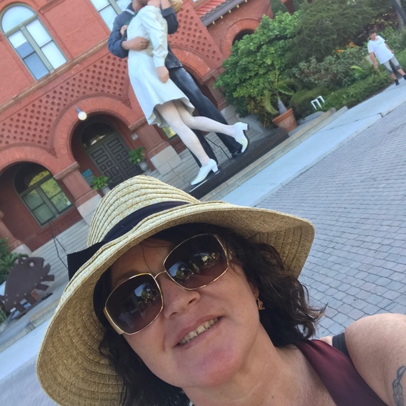 Meet your Posher, Irina - Picture 1 of 2